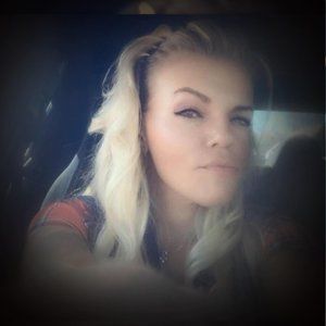 Meet your Posher, Casey